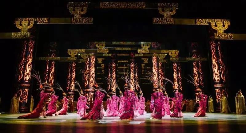 Through The YIPLED® Ice Screen, The Drama Qin Shows Impress