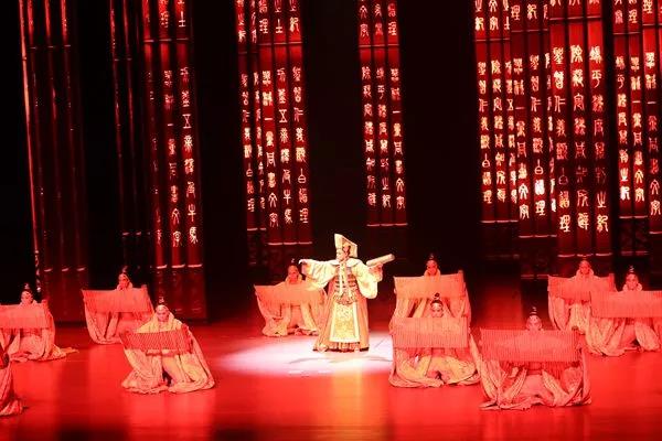 Through The YIPLED® Ice Screen, The Drama Qin Shows Impress